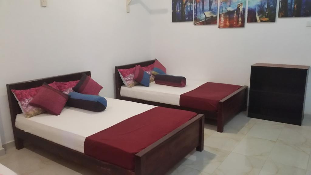 Bevary City Hotel Anuradhapura Exterior photo