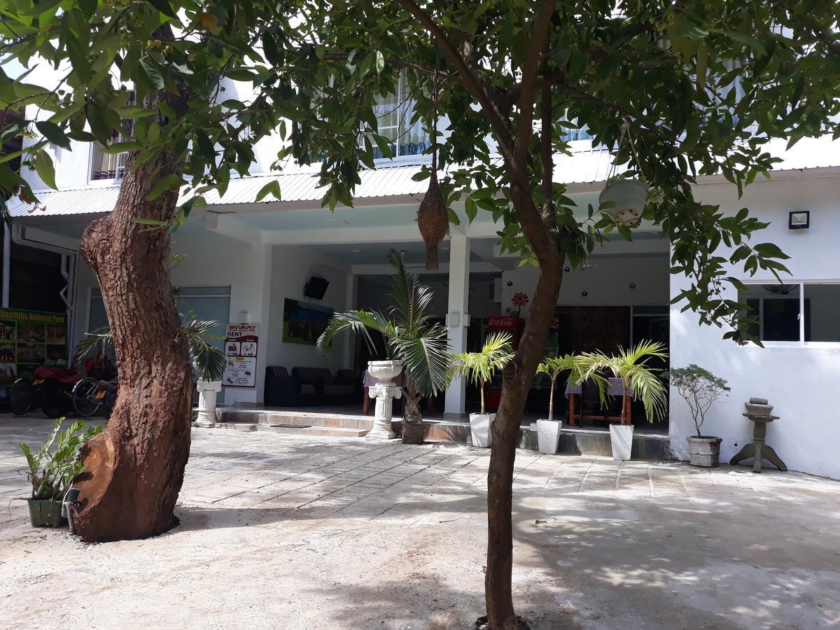 Bevary City Hotel Anuradhapura Exterior photo